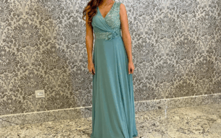 “Salve. Sono Paola Ceccomancini. Ho acquistato da voi il mio abito da testimone di nozze per il matrimonio della mia migliore amica del 21/09/25. Vi invio alcune foto del look completo. L'abito ha riscosso un enorme successo, ho ricevuto tantissimi complimenti. Grazie davvero ❤️ testimone matrimonio paola ceccomancini saks cerimonia chieti scalo musani foto1